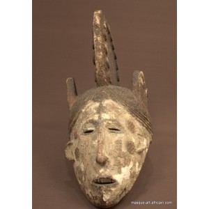 Masque Igbo de jeune femme défunte