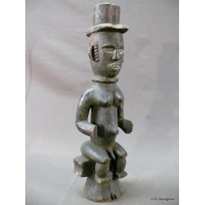 African statue Urhobo