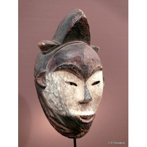 Mask Punu Lumbo